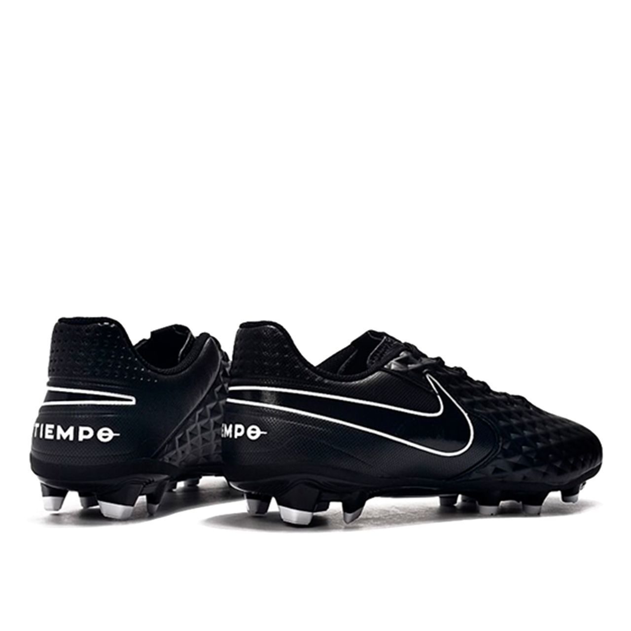 cleats_nike_tiempo_legend_8_black-white_2